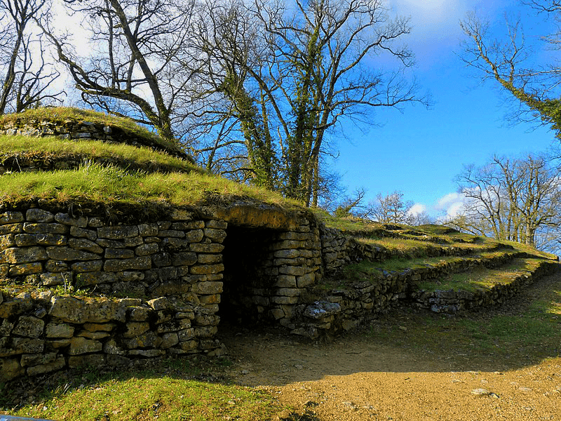 Tumulus : les ancêtres des pierres tombales